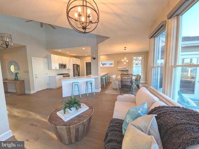 802 BROADCREEK DR, Stevensville, MD 21666