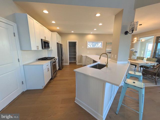 802 BROADCREEK DR, Stevensville, MD 21666