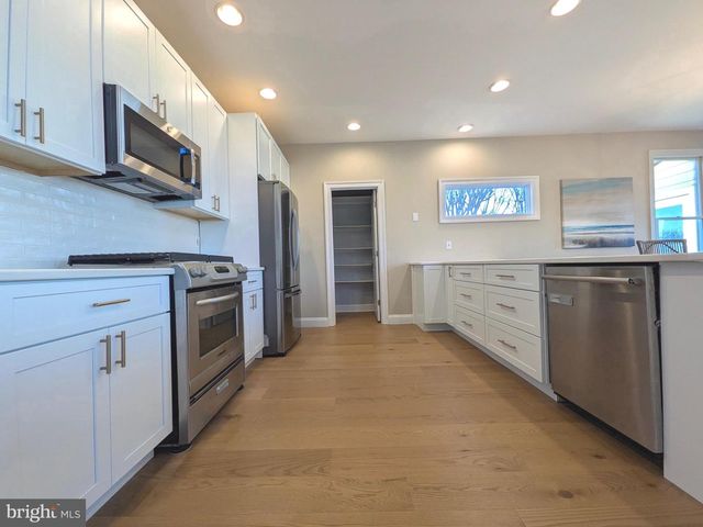 802 BROADCREEK DR, Stevensville, MD 21666