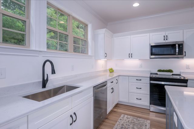 120 Nickolas Cir, Lebanon, TN 37087