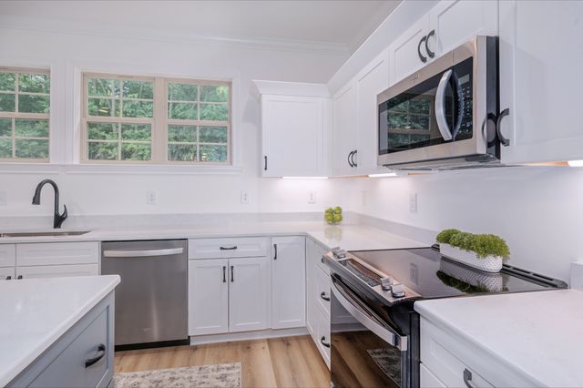 120 Nickolas Cir, Lebanon, TN 37087