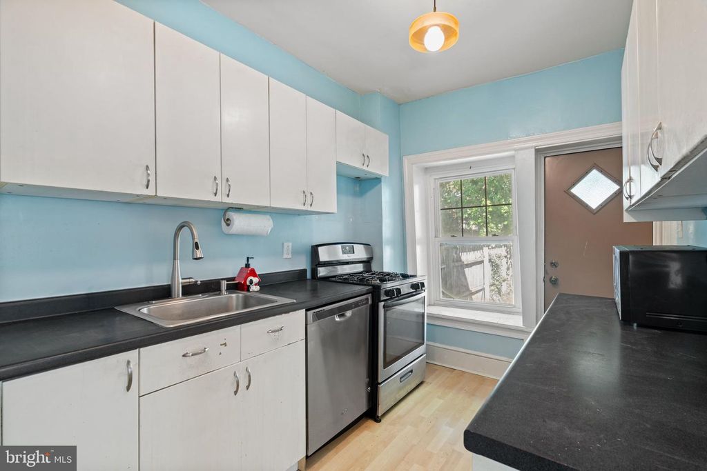 6301 SHERMAN ST, Philadelphia, PA 19144 — photo 4