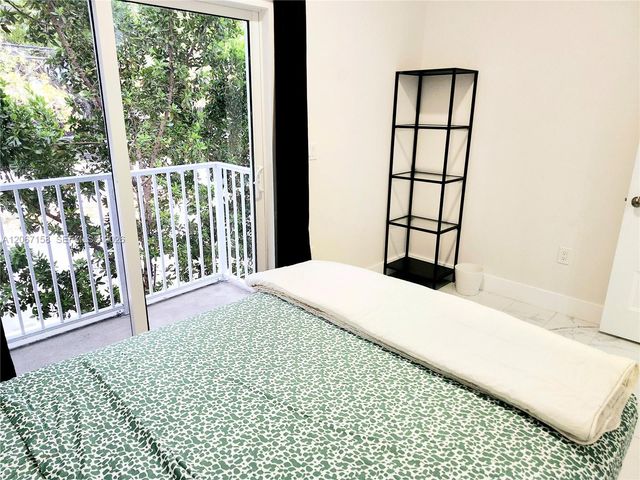 1860 NW 24th Avenue 302, Miami, FL 33125