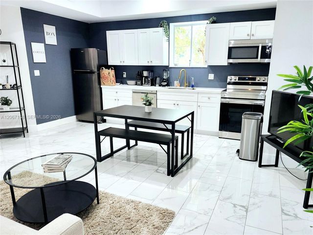 1860 NW 24th Avenue 302, Miami, FL 33125