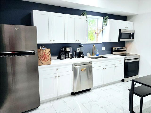 1860 NW 24th Avenue 302, Miami, FL 33125