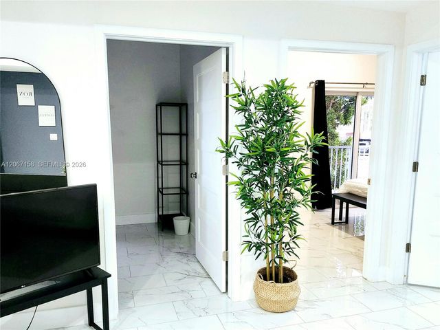 1860 NW 24th Avenue 302, Miami, FL 33125