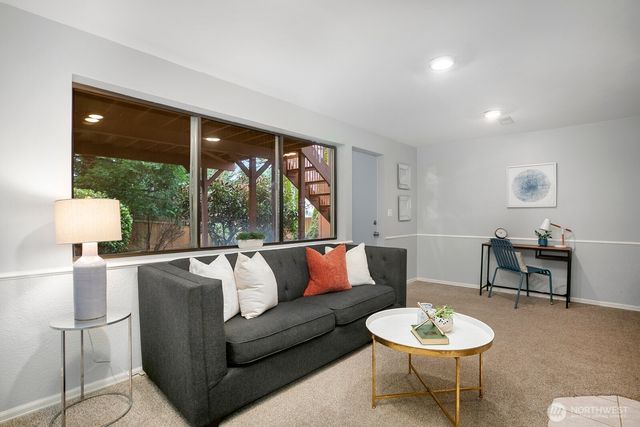 7426 139th Place NE, Redmond, WA 98052