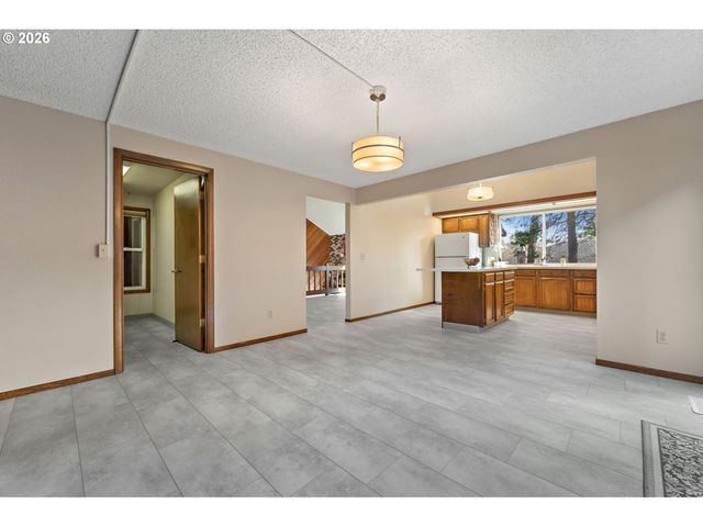 2398 Sw TEGART Ave, Gresham, OR 97080