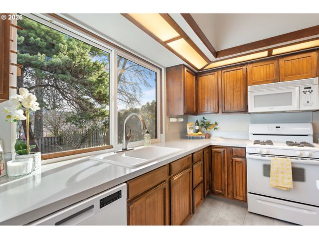 2398 Sw TEGART Ave, Gresham, OR 97080