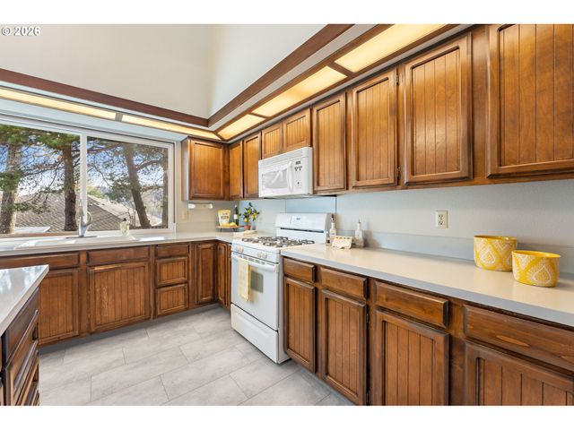 2398 Sw TEGART Ave, Gresham, OR 97080