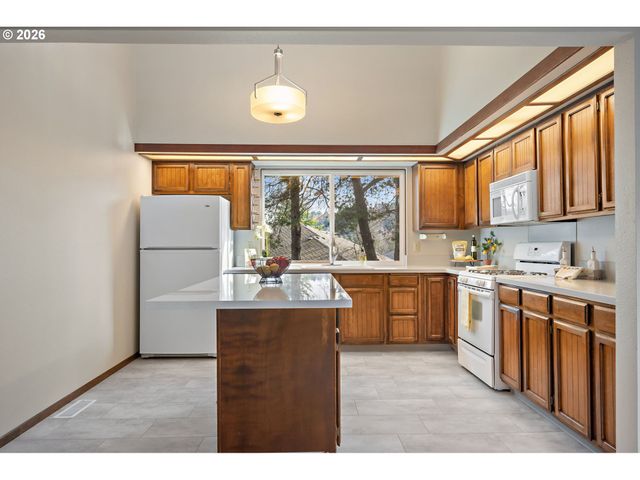 2398 Sw TEGART Ave, Gresham, OR 97080