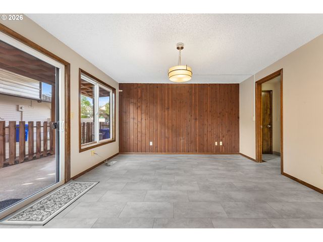 2398 Sw TEGART Ave, Gresham, OR 97080