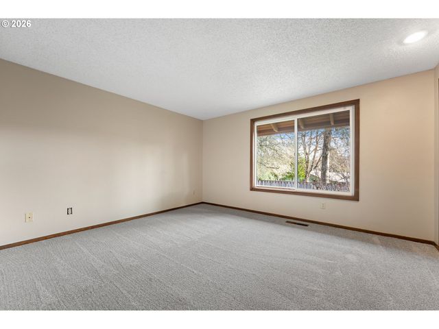 2398 Sw TEGART Ave, Gresham, OR 97080