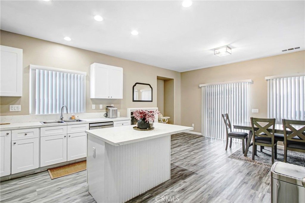 Image 7 of property listing at 2103 Possum Court, San Jacinto, CA 92582