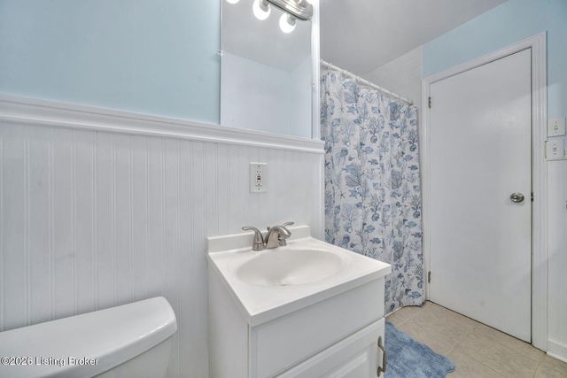 3000 Lynnwood Way, Louisville, KY 40299