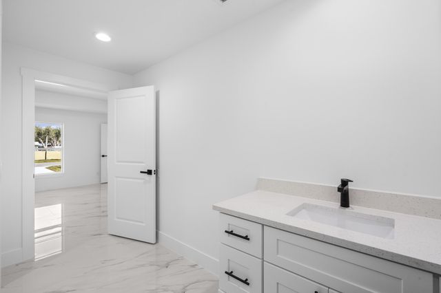 21483 NW 262nd Street, Okeechobee, FL 34972