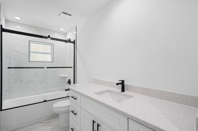 21483 NW 262nd Street, Okeechobee, FL 34972