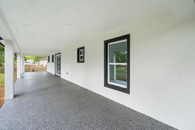 21483 NW 262nd Street, Okeechobee, FL 34972