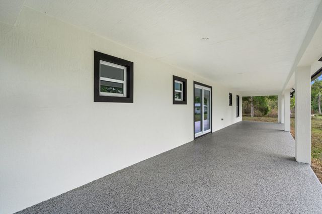 21483 NW 262nd Street, Okeechobee, FL 34972