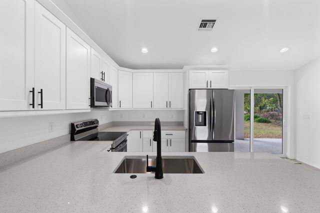 21483 NW 262nd Street, Okeechobee, FL 34972