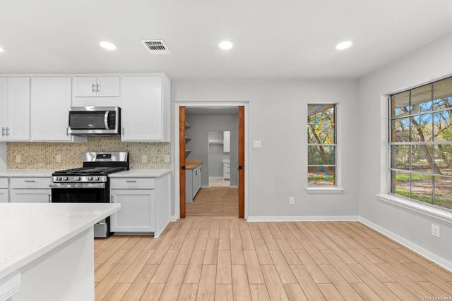 15910 NW Military HWY, Shavano Park, TX 78231