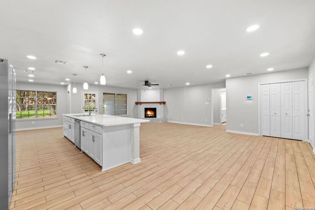 15910 NW Military HWY, Shavano Park, TX 78231