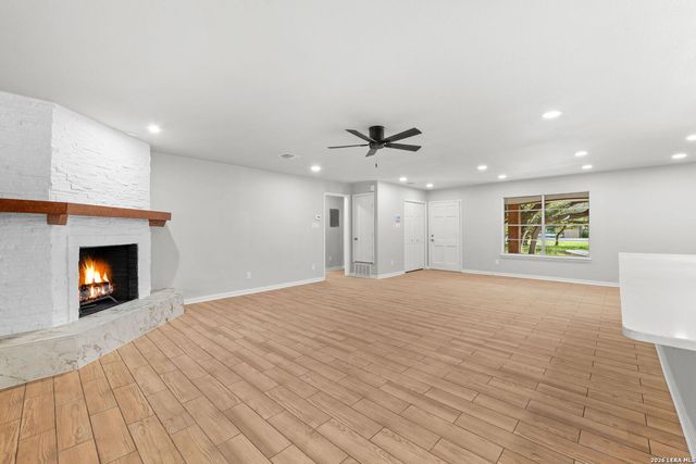 15910 NW Military HWY, Shavano Park, TX 78231