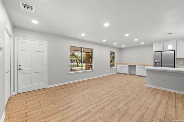 15910 NW Military HWY, Shavano Park, TX 78231