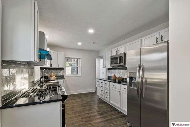 7102 N 24th Street, Omaha, NE 68112