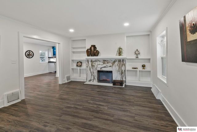 7102 N 24th Street, Omaha, NE 68112