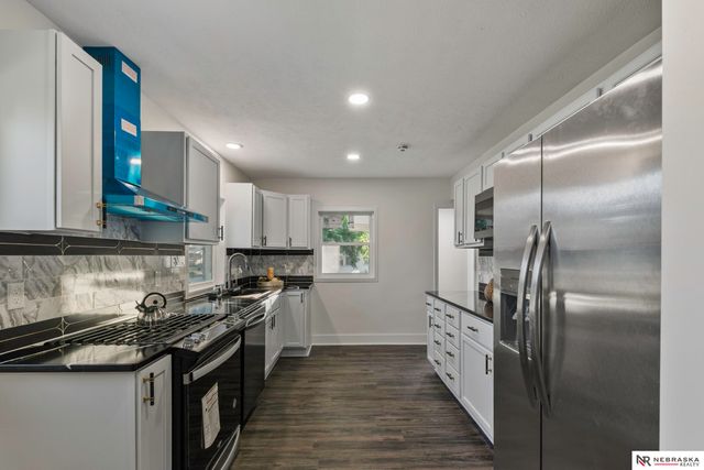 7102 N 24th Street, Omaha, NE 68112