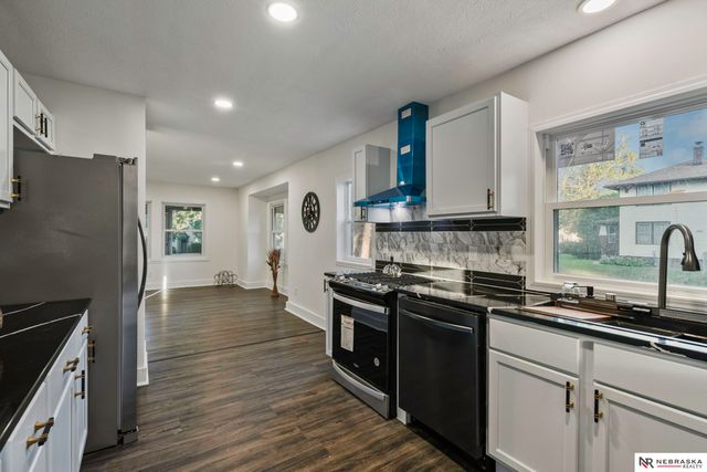 7102 N 24th Street, Omaha, NE 68112