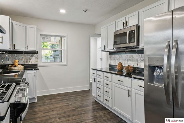 7102 N 24th Street, Omaha, NE 68112