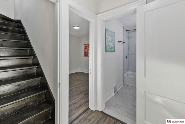 7102 N 24th Street, Omaha, NE 68112