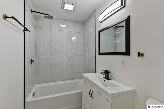 7102 N 24th Street, Omaha, NE 68112