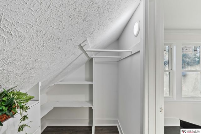 7102 N 24th Street, Omaha, NE 68112