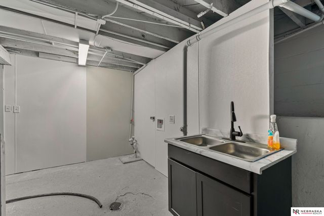 7102 N 24th Street, Omaha, NE 68112