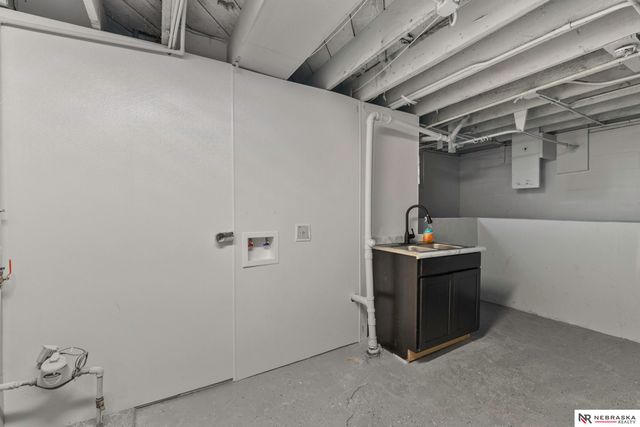 7102 N 24th Street, Omaha, NE 68112