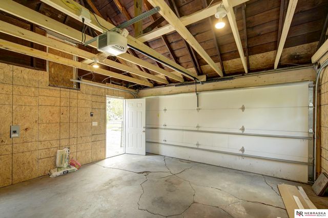 7102 N 24th Street, Omaha, NE 68112