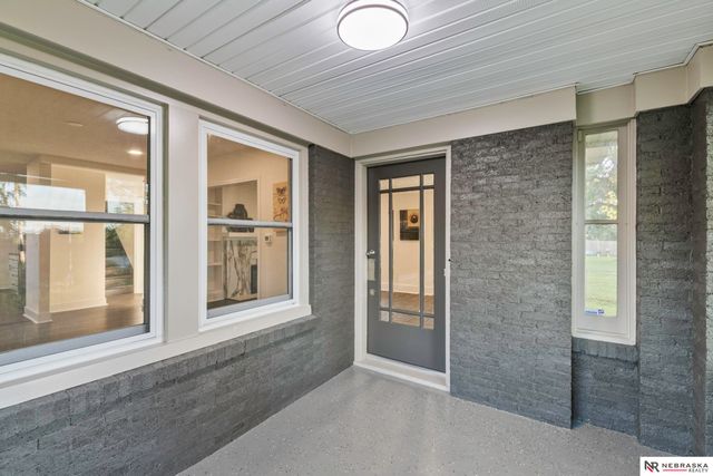 7102 N 24th Street, Omaha, NE 68112