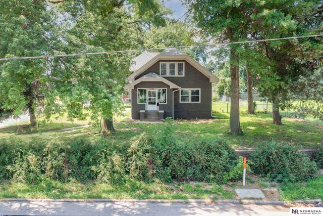 7102 N 24th Street, Omaha, NE 68112