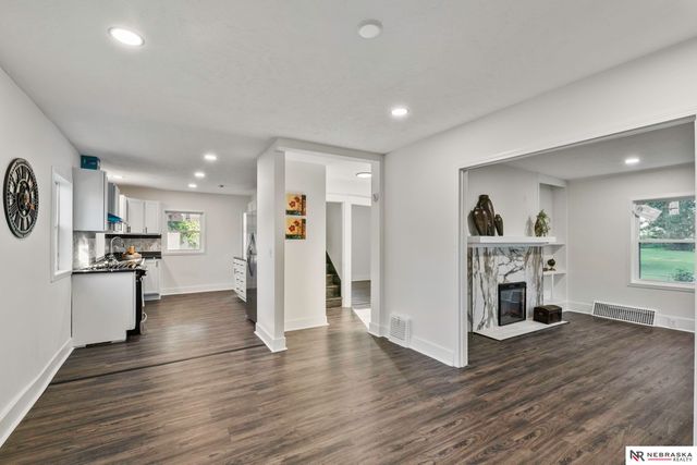 7102 N 24th Street, Omaha, NE 68112