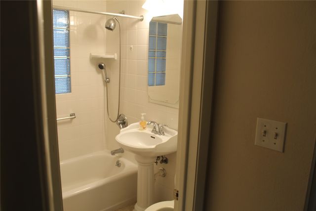 2603 E Sheridan Avenue, Des Moines, IA 50317