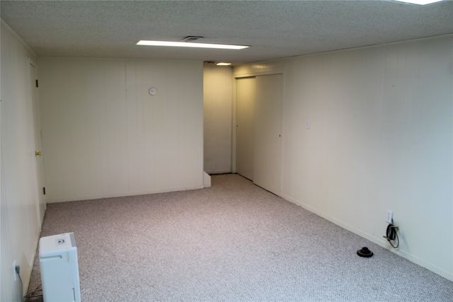 2603 E Sheridan Avenue, Des Moines, IA 50317