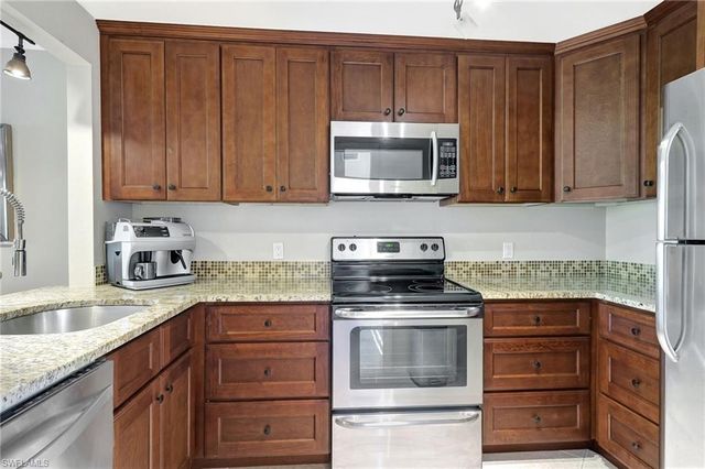 750 MOORING LINE DR 105, Naples, FL 34102