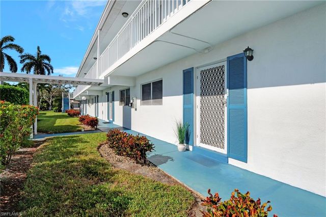 750 MOORING LINE DR 105, Naples, FL 34102