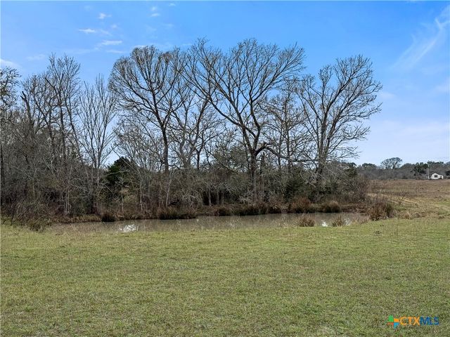 5885 Nickel Mica Road, Flatonia, TX 78941