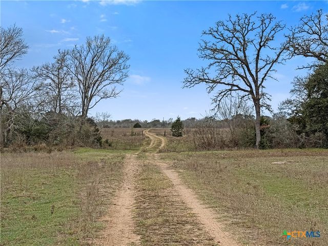 5885 Nickel Mica Road, Flatonia, TX 78941