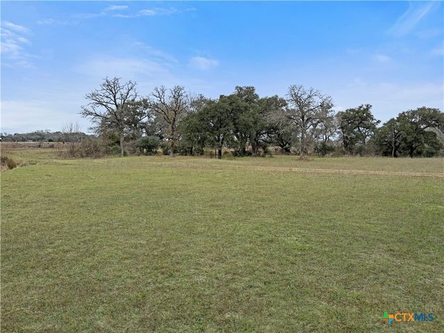 5885 Nickel Mica Road, Flatonia, TX 78941