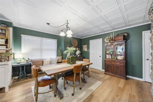 504 W 32nd Place, Sand Springs, OK 74063